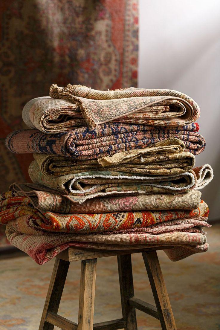A Complete Guide to Layering Rugs: How Designers Build Depth Underfoot