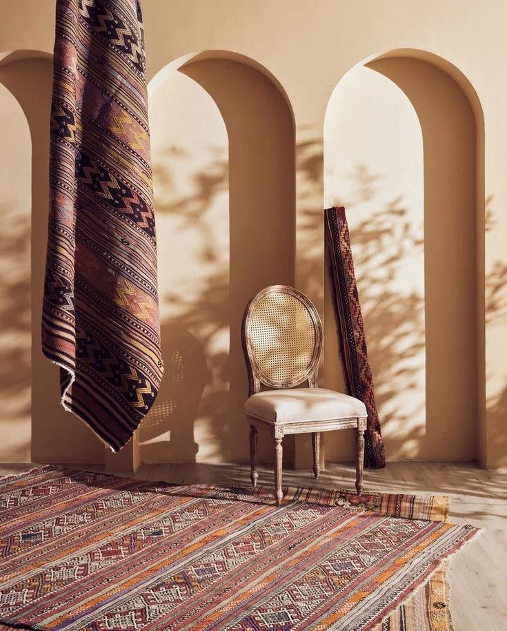 Styling a Vintage Kilim: Bohemian Interiors Done with Restraint