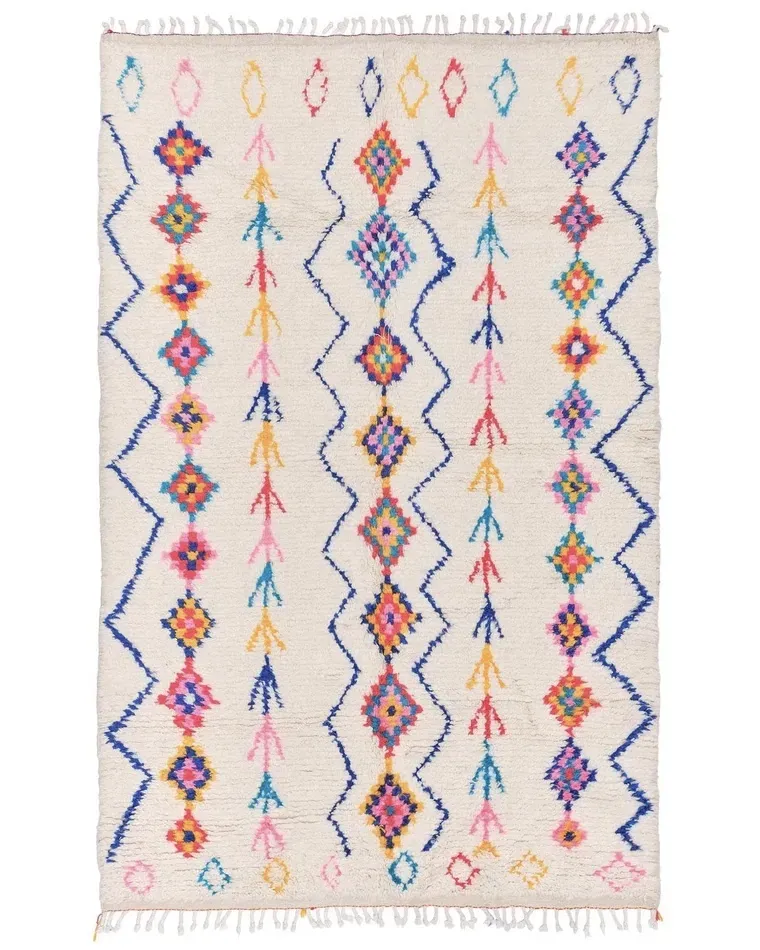 Sabine Rug, hand-knotted patterned rug, full view